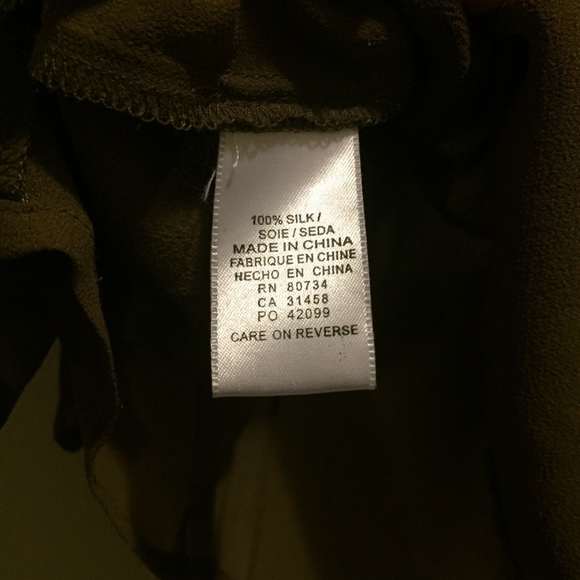 ❌SOLD❌ Brown Silk Chiffon Sleeveless Top - Picture 7 of 7